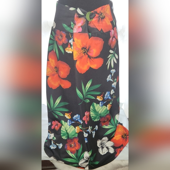 Flower Skirt !! 🌞 FINAL OFFER!! - Picture 4 of 9